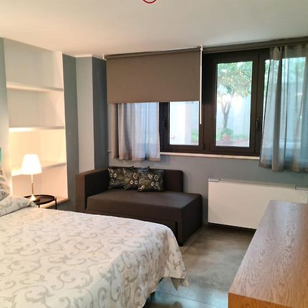 Palazzo Lagioia 2: Prestigioso Miniappartamento Triggiano Luaran gambar